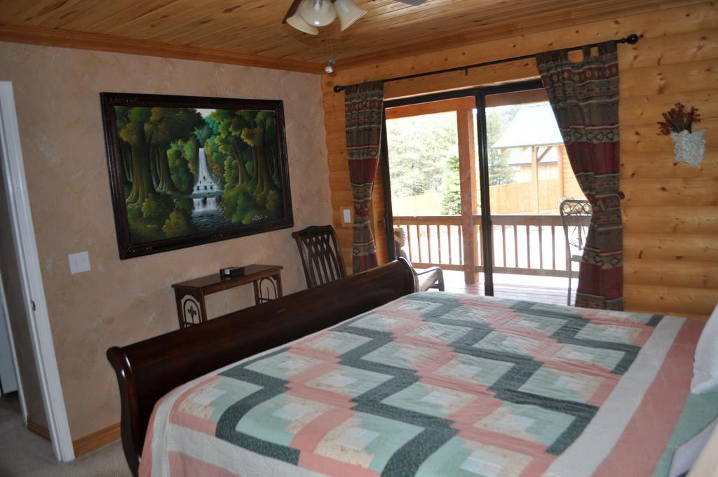 Elkwood Manor Bed & Breakfast 帕戈萨斯普林斯 外观 照片